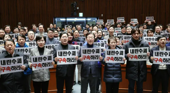 박찬대 "<b>심우정</b> 즉시 고발…<b>사퇴</b> 거부하면 <b>탄핵</b>포함 모든 조치"