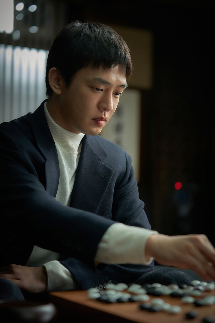  석방된 유아인, '승부'로 스크린 복귀... 침묵 속 재기의 발판 마련될까?