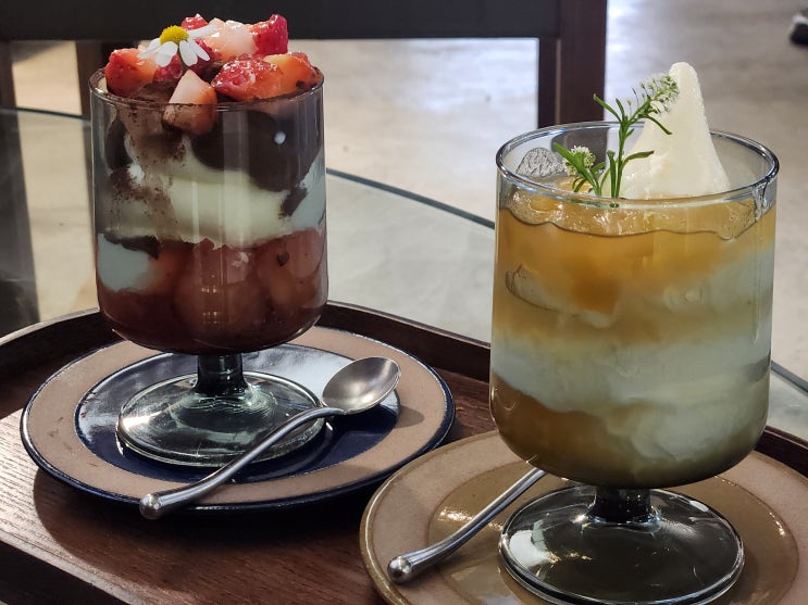  부산 광안리 디저트 카페 이플 감성 가득한 분위기 맛집