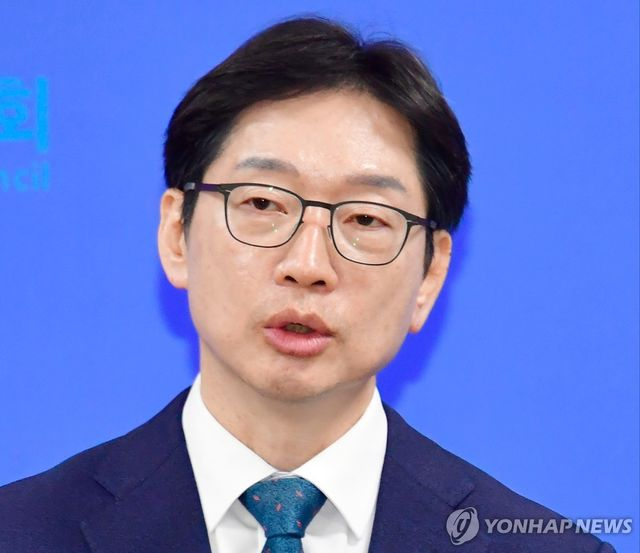  김경수, 尹파면촉구 단식 돌입…"탄핵기각되면 독재로 되돌아가"