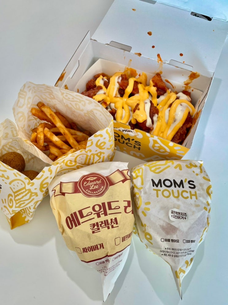  맘스터치 에드워드리 컬렉션, 골든맥앤치즈치킨버거 핫치즈싸이순살 칼로리 솔직후기