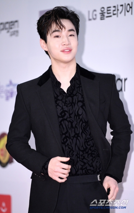 '韓 떠났던' 헨리 "1년간 노예처럼 살았다" 고백 ('<b>4인용식탁</b>')