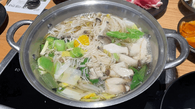  사이드메뉴가 맛있기로 소문난 소고기 무제한 샤브샤브 맛집 로운 샤브샤브 뉴코아 괴정점 오픈런 후기