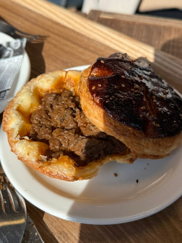  용산역 카페 데일리파이포스트 미트파이 맛집!