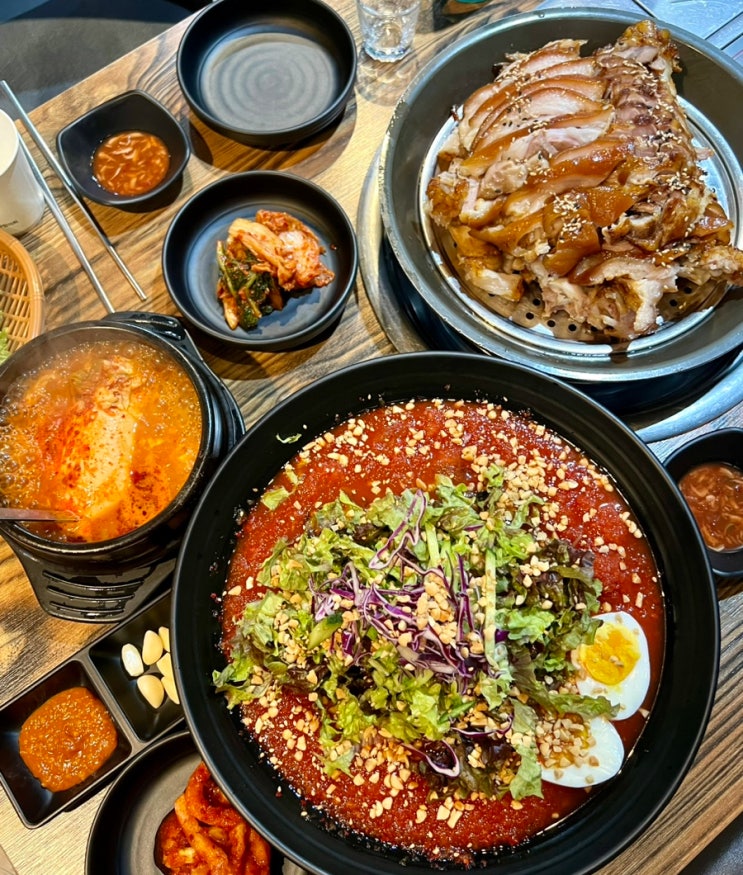  수원 권선시장 족발 맛집 : 한상 푸짐한 꽉찬순대국족발 후기