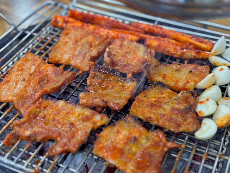 [수원/홍천화로구이 수원본점] 수원영통 고추장삼겹살 노포맛집