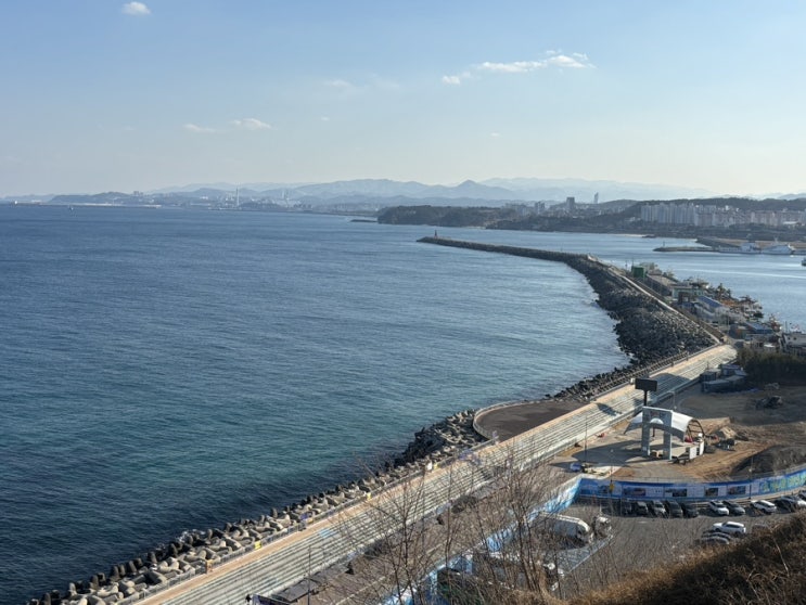  동해의 감성을 걷는 묵호 여행코스 추천 - 논골담길, 추암촛대바이, 묵호등대