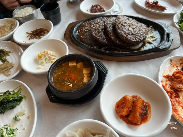  청풍리조트 근처 점심 맛집 청풍황금떡갈비 돌솥밥까지