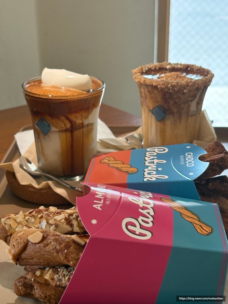  일산카페 미루꾸 커피 밤리단길 본점 플랫 슈페너 맛집