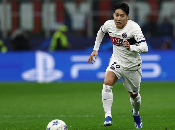 <b>PSG</b> <b>이강인</b>  출전시간 감소... 흐비차 합류 이후 벤치 <b>위기</b> 및... 