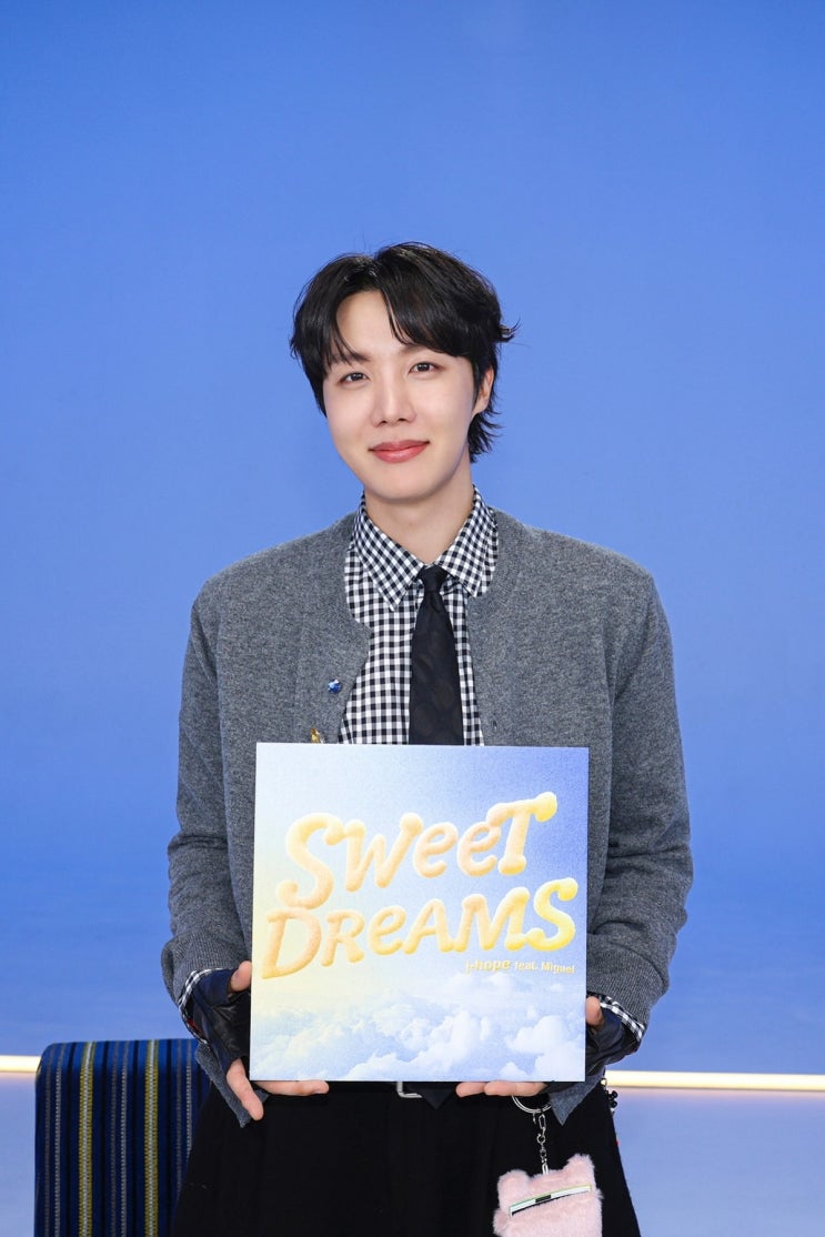 BTS <b>제이홉</b>의 '<b>스위트 드림스</b>' 리뷰: 황홀한 음악적 여정