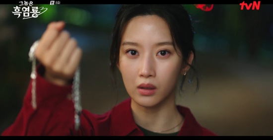 ‘<b>그놈은 흑염룡</b>’ 배우 <b>문가영</b>, <b>최현욱</b>의 첫사랑 정체 알았다..... 