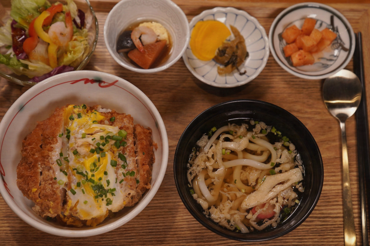  여의도역 근처 맛집, 이태원천상 동여의도점에서 혼자서 여유를 즐겼어요