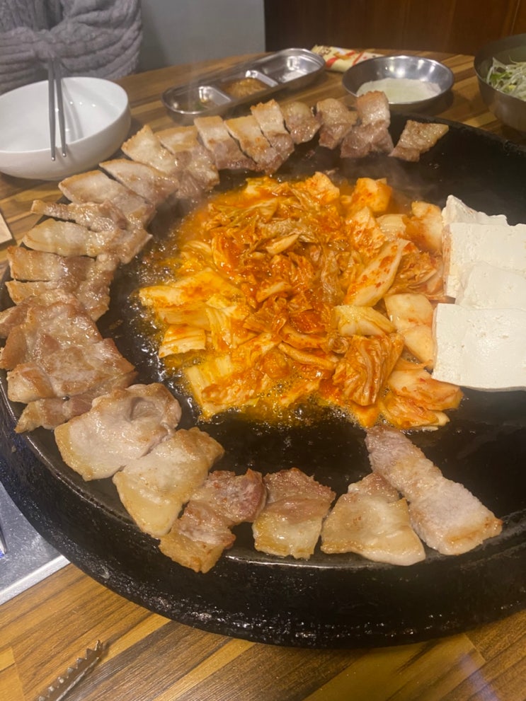 광안리 삼겹살 생각날 때 무쇠김치삼겹 광안점 내돈내산 찐후기