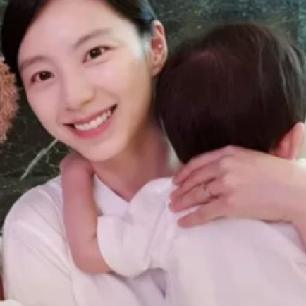 박수진 배용준 하와이 근황 고등학생 같은 외모 아기엄마 인스타