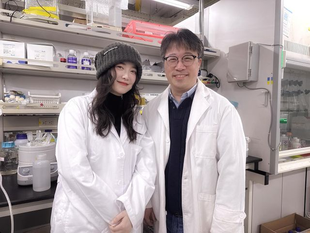 '머리 못 감아 논란' 구혜선, 샴푸 개발 카이스트 교수 만났다 "프로젝트 예정"