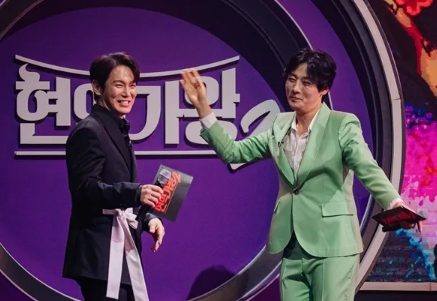 ‘<b>현역가왕2</b>’ <b>갈라쇼</b>, 환희... '<b>현역가왕2 갈라쇼</b>'에서 환희와... 