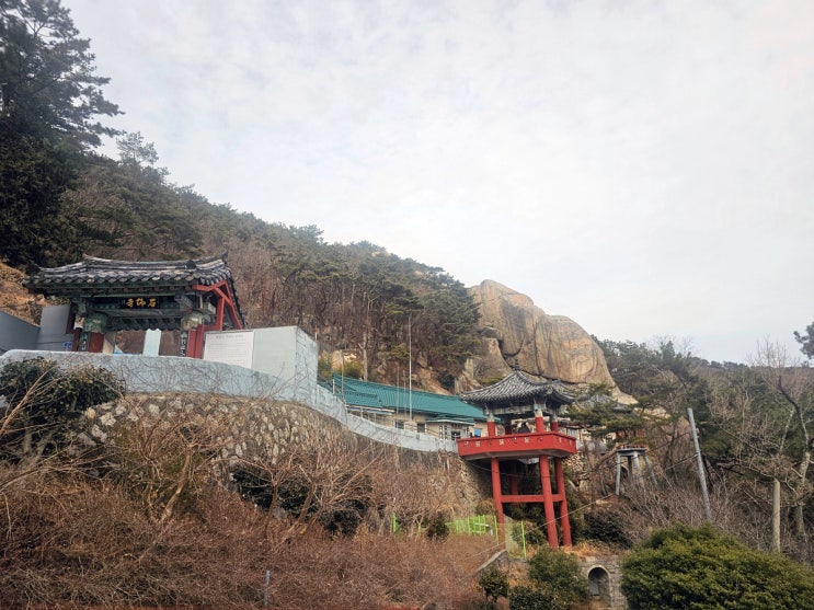 부산 만덕 BTS<b>정국</b> 산책길 암벽에 새긴 불상 석불사
