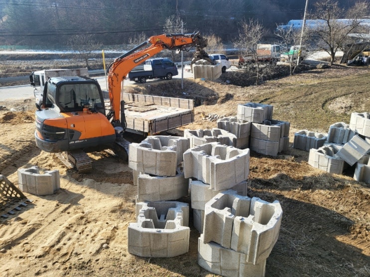  2025년 김천시 부항면 석축 식생불록 잔디조성 묘지확장공사 고인돌장묘개발 #손없는날 #윤달 #벌초 #이하늘장사 #장의사 #이장 #화장 #김천장의사 #구미장의사 #상주장의사