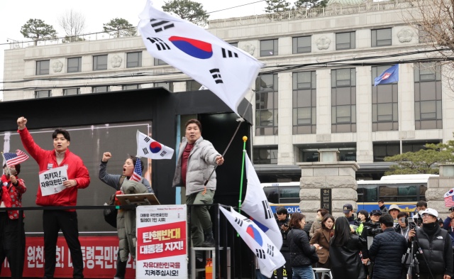 선고&'민가 <b>오폭</b>' 조종사 2명 형사<b>입건</b>…업무상 과실치상 혐의
