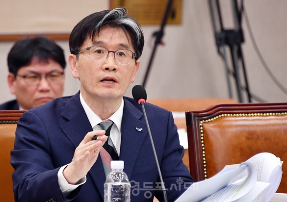 <b>오동운 공수처장</b>, “윤석열 대통령 기소 적법했다”