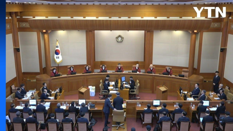 <b>김용현</b> '<b>수사기록</b> 헌재 주지 말라' 소송...2심도 각하 / YTN
