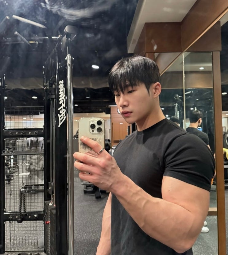  남자들이 카미드 머슬핏 반팔 선택하는 이유 3가지