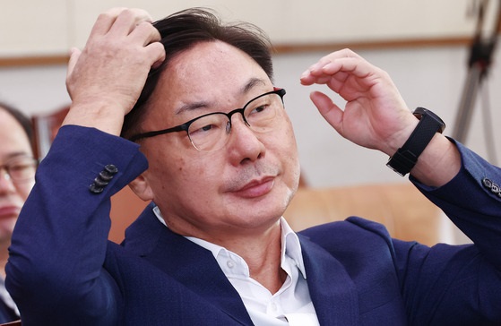 검찰청 연어 파티 발언으로 <b>위증 혐의</b> 기소된 <b>이화영</b>, 총 4건의... 