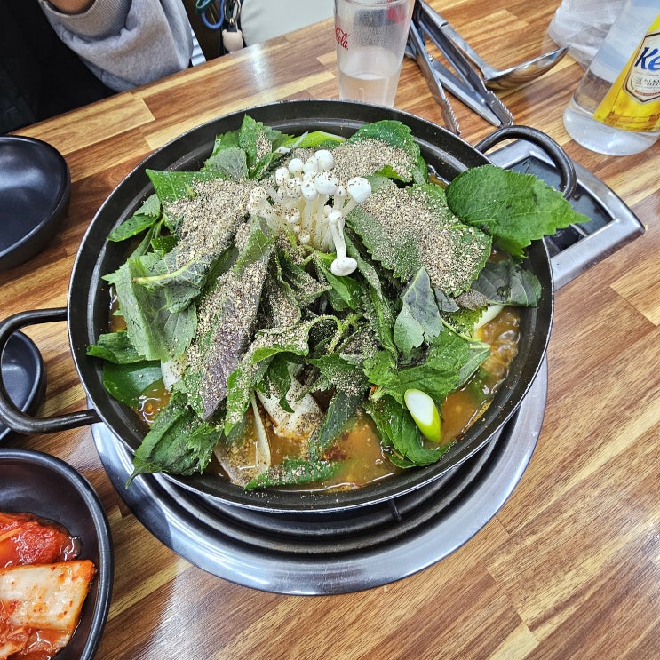  차밭골돌솥감자탕, 편한 분위기의 반여동 맛집