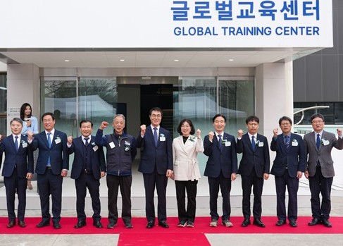  HD현대건설기계, 건설기계 인재 육성 기술센터 개관