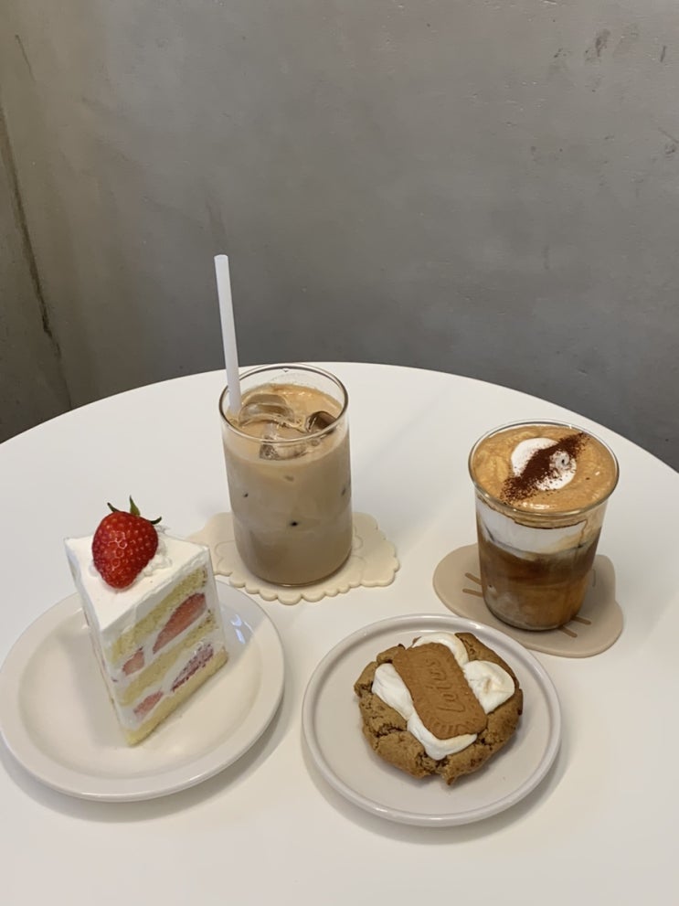  제주딸기케이크 맛집! 제주 아라동카페 추천