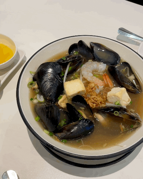  하롱베이의하루 국회의사당역맛집 여의도 해산물 쌀국수 나시고랭 스프링롤