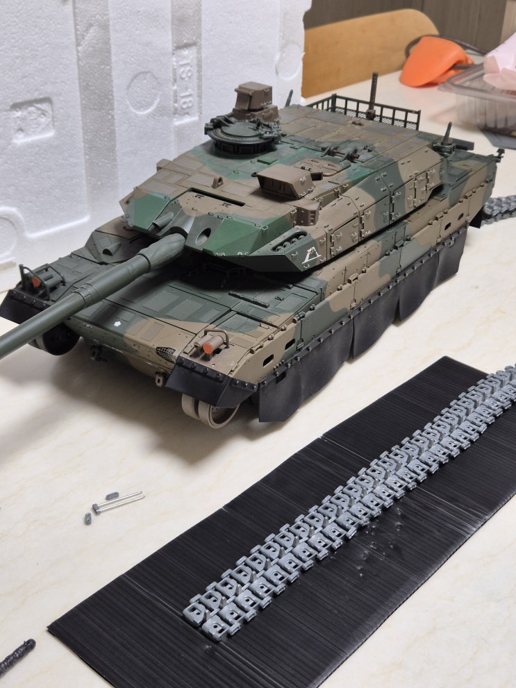  아셰트 1/16 10식전차 개조기 1