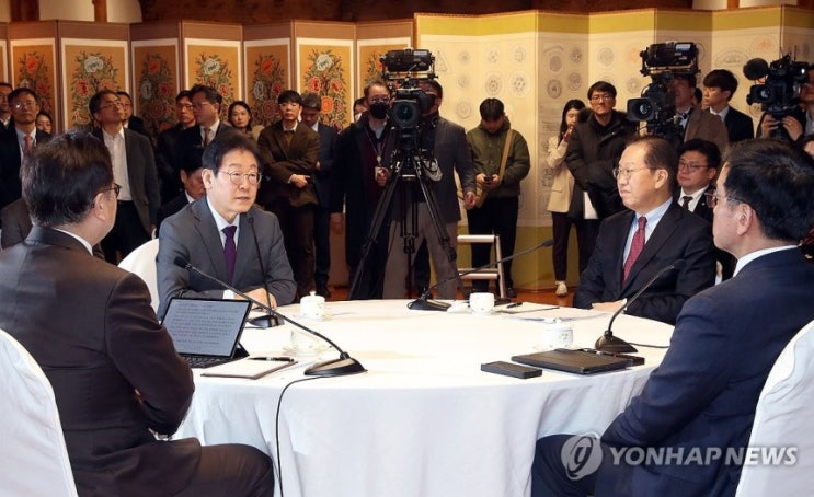 급물살 타는 연금개혁 논의…여야 '소득대체율 43%' 합의 공감 급물살 타는 연금개혁 논의…여야 '소득대체율 43%' 합의 공감