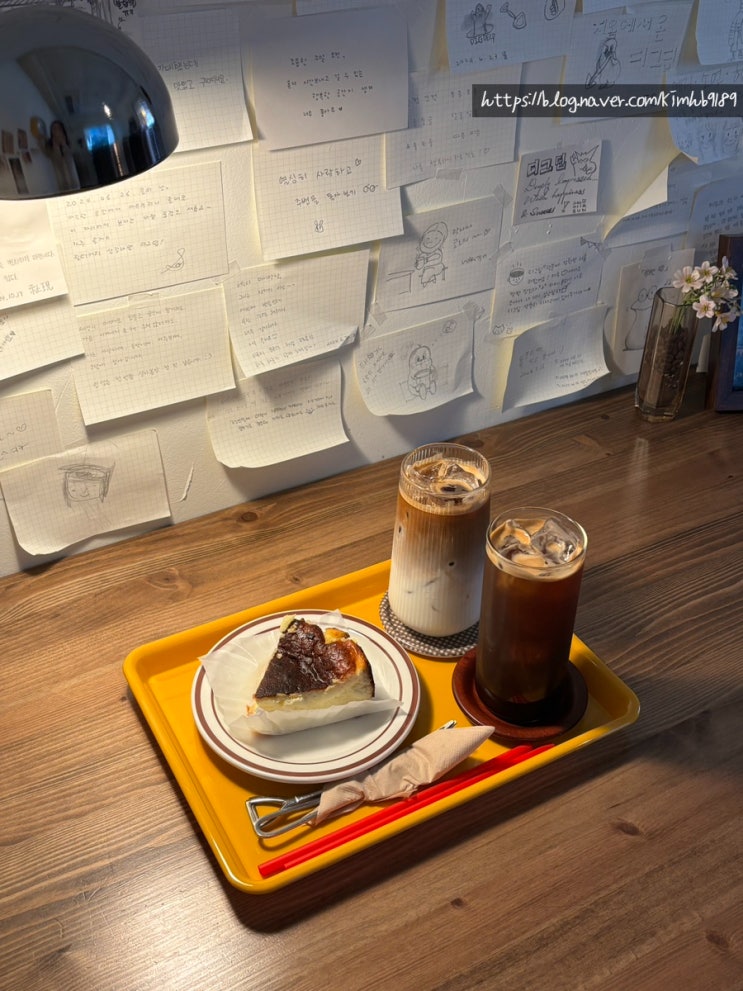  커피 디저트 감성 다 잡은 장안동 카페 디그딥