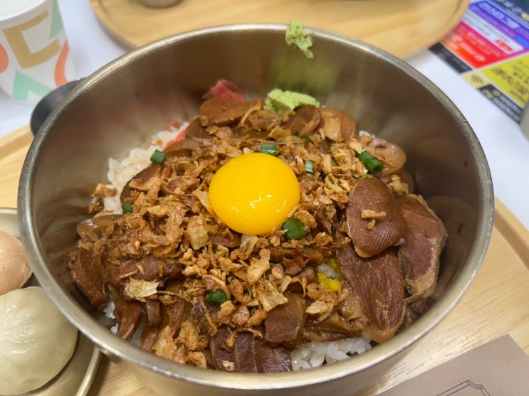  안암오거리 고려대학생들의 혼밥 맛집 <행복은간장밥 고려대점>(족발장조림덮밥, 쫄깃감자만두)
