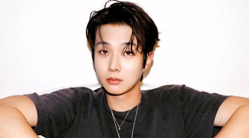 최우식, '남친룩 아이콘'으로 급부상! 패션과 영화의 경계를 넘나드는 매력 프로필 나이 키 ....