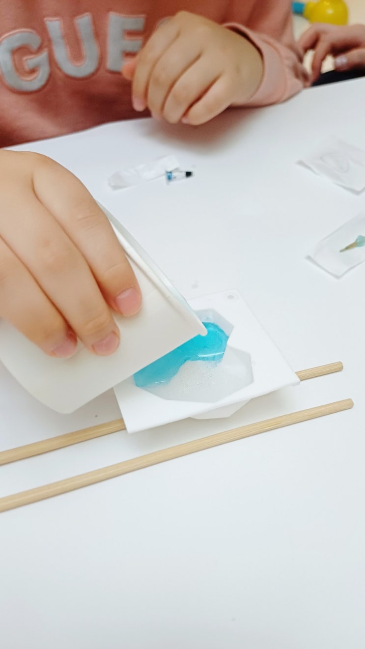  아이들과 함께한 하링하링솝 하트 비누 만들기 DIY 세트