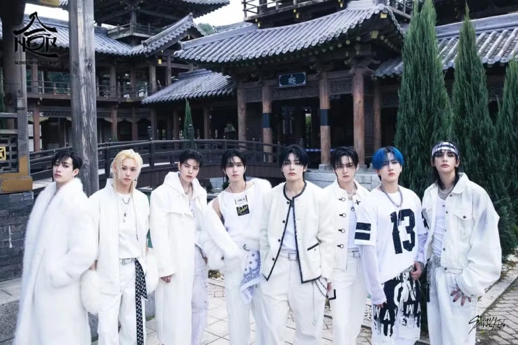 5개 미국 레코드산업협회(RIAA)의 <b>골드 인증</b>  : <b>스트레이 키즈</b>