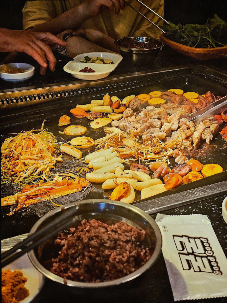  방촌동 고기집 배꼽숙성삼겹살과막창, 편안한 분위기와 훌륭한 맛
