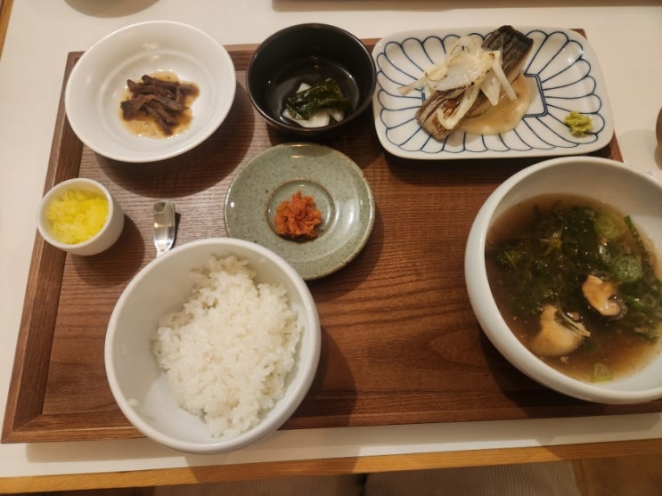  부산 전포 한식 코스요리 계절공기 맡김 차림