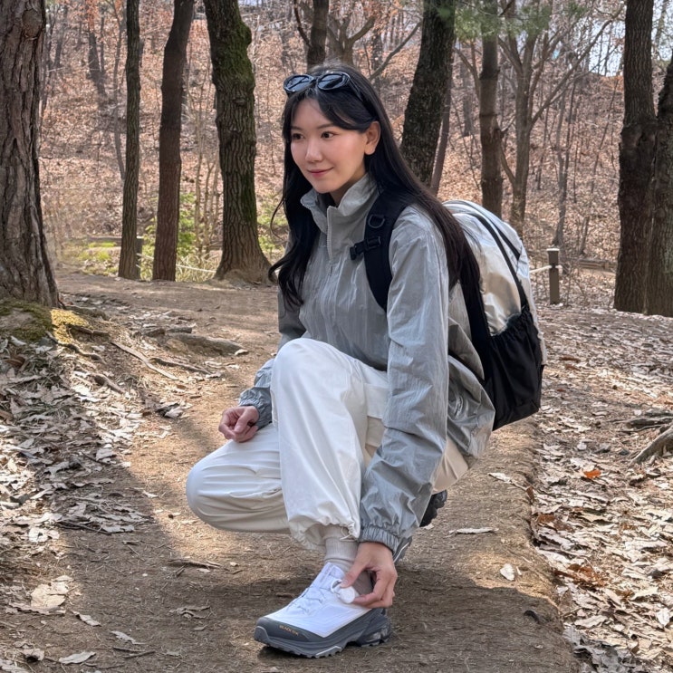  경량 고어텍스 트레킹화 블랙야크 아이유 여자 등산화 추천 343 라이트스텝 GTX!