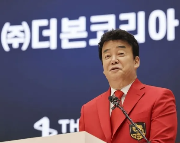 <b>백종원 식품위생법 위반</b>? 농약통 주스 살포에 연이은 구설수 올라