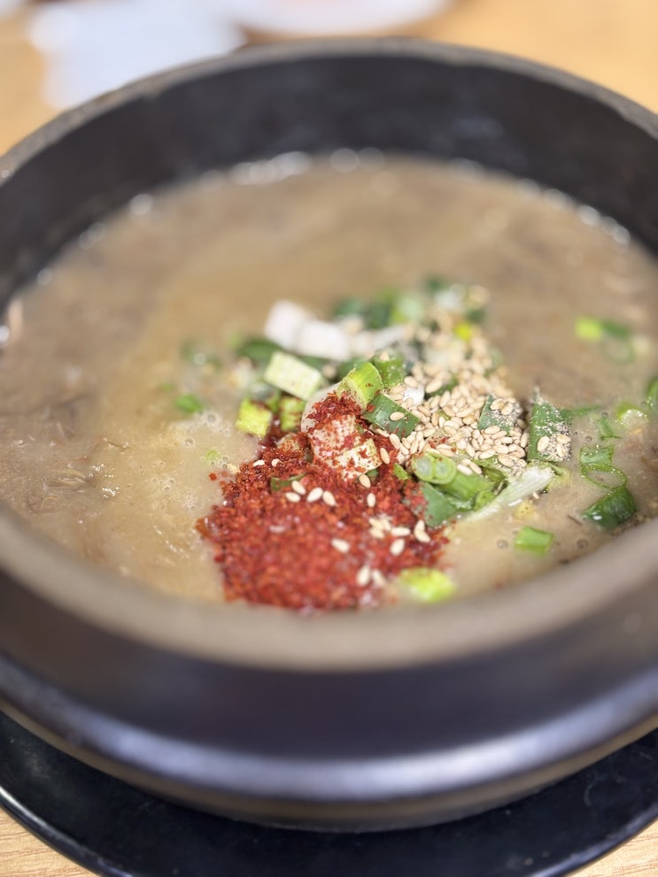  제주 해장국 맛집: 우진 해장국의 고사리 육개장, 잊을 수 없는 맛