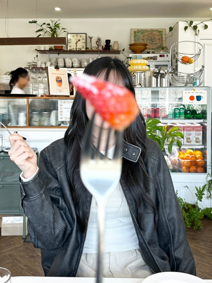  헬레네파리스 가죽 자켓 코디 여자봄옷코디 추천