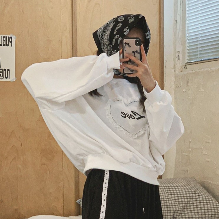  봄/가을 감성 완성! 여성 루즈핏 하트 레이스 러브 맨투맨 긴팔 티셔츠
