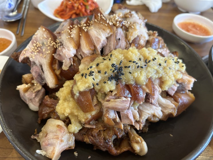  상봉역 직장인들이 즐겨찾는 회식 맛집 <동부왕족발>(족보세트, 마늘족발, 쟁반국수, 부추전)