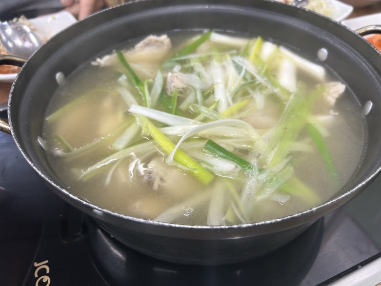  추운 날씨에 따끈하게 몸을 녹여주는 용리단길 맛집 <신용산닭한마리 본점>(닭한마리, 감자전)