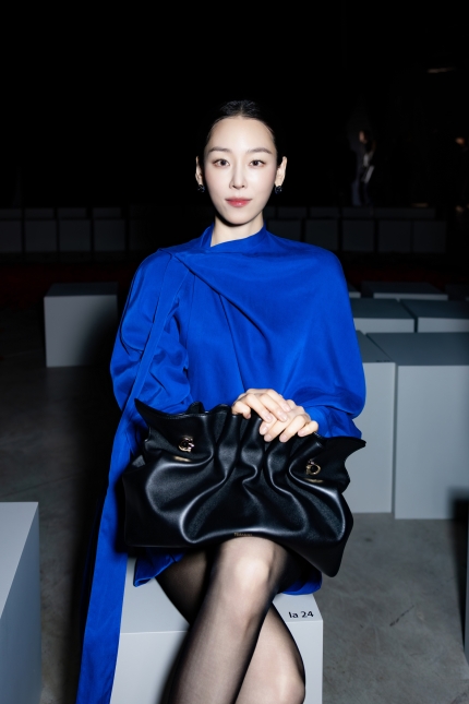 40세 <b>서현진</b> 물오른 <b>미모</b>, 페라가모 가방 정보
