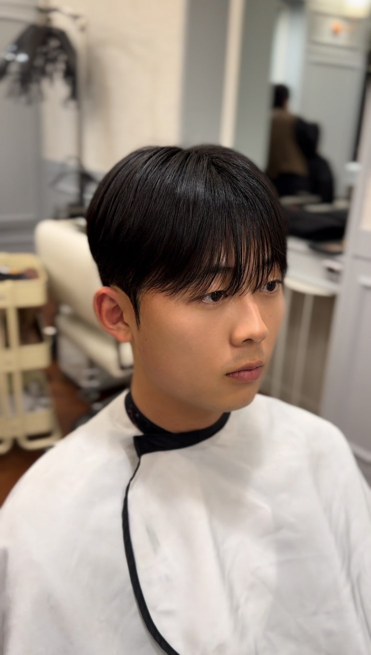  문정역 미용실 악성곱슬이 고민이라면? 시스루 아이롱펌